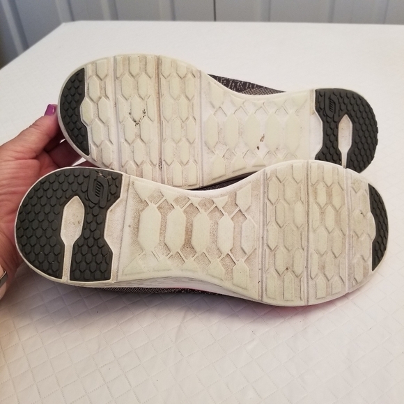 Skechers Women's Size 8.5  Relaxed Fit Memory Foam  SN 12135TX Color Code CCPK - Picture 4 of 7